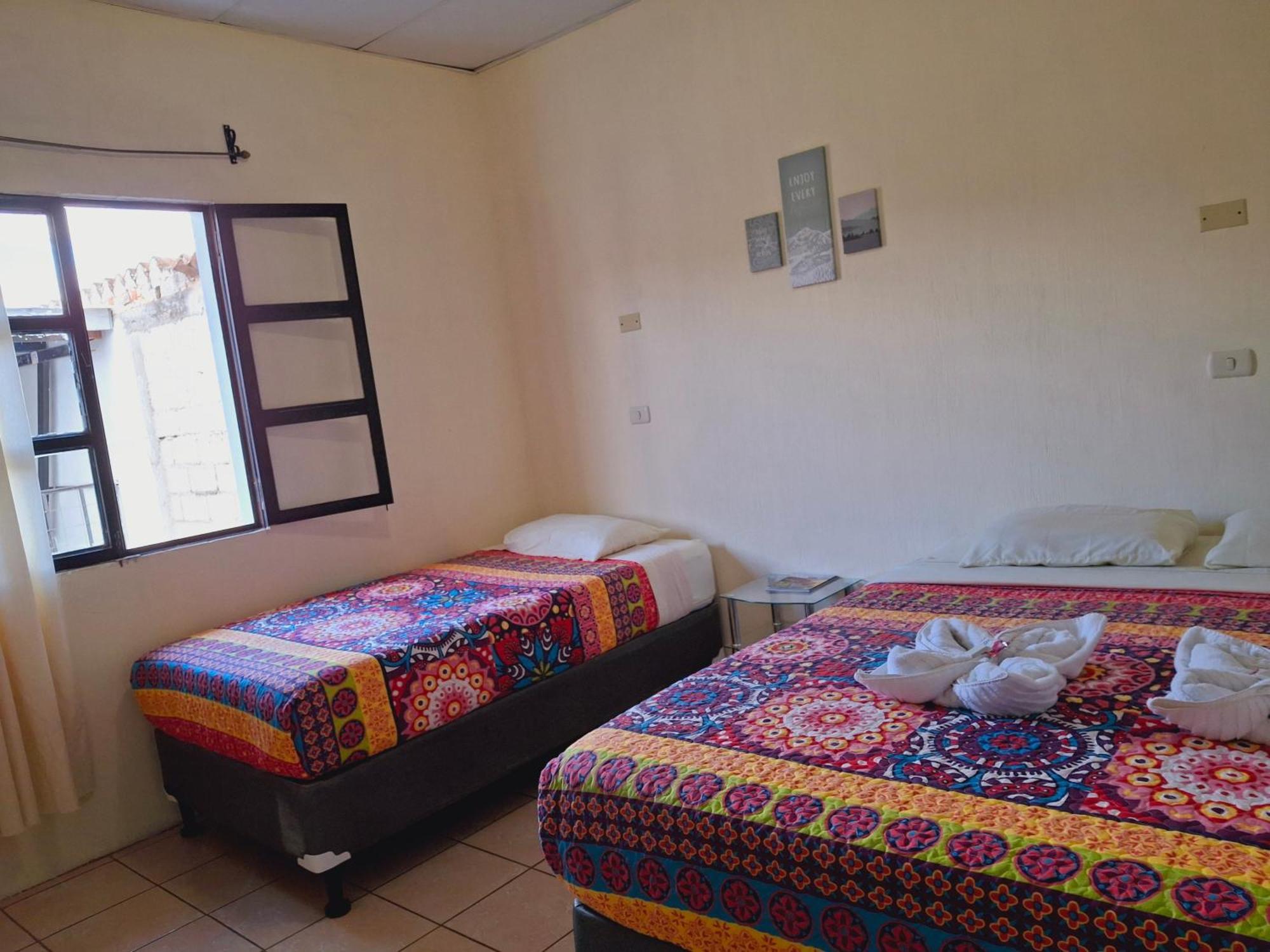 Blue Moon Hostel Antigua Exteriér fotografie