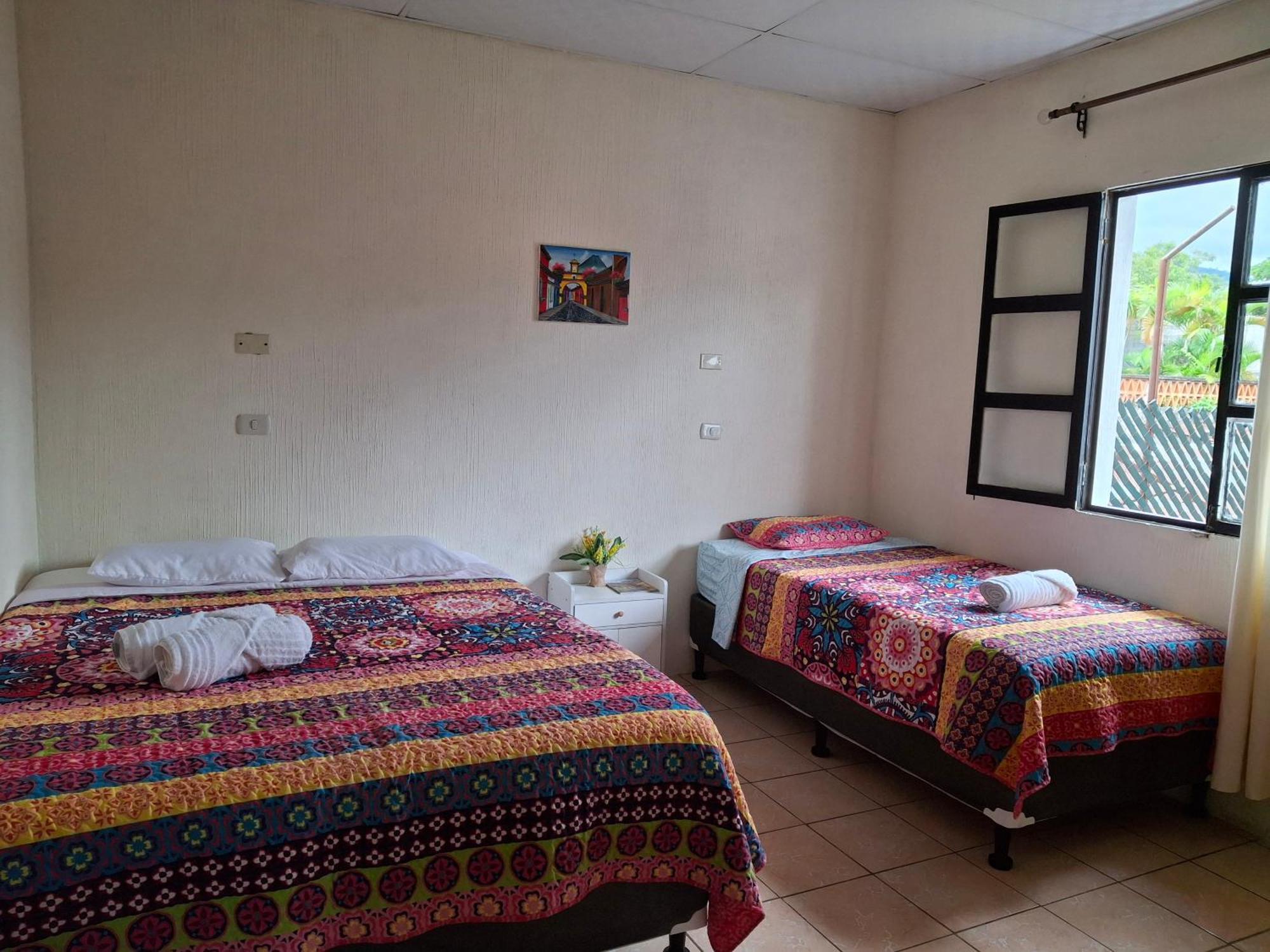 Blue Moon Hostel Antigua Exteriér fotografie